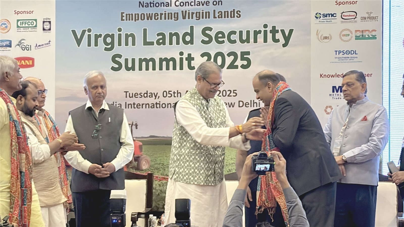 winfra sanjeev sodhani and satyabrata das in Virginland summit.jpg